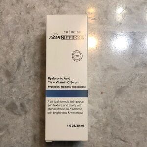 Hyaluronic Acid 1% + Vitamin C Serum - NEW